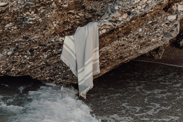 Brisača za hamam Vinga Tolo 180x80cm, 360gsm - Siva / Izklopljena bela