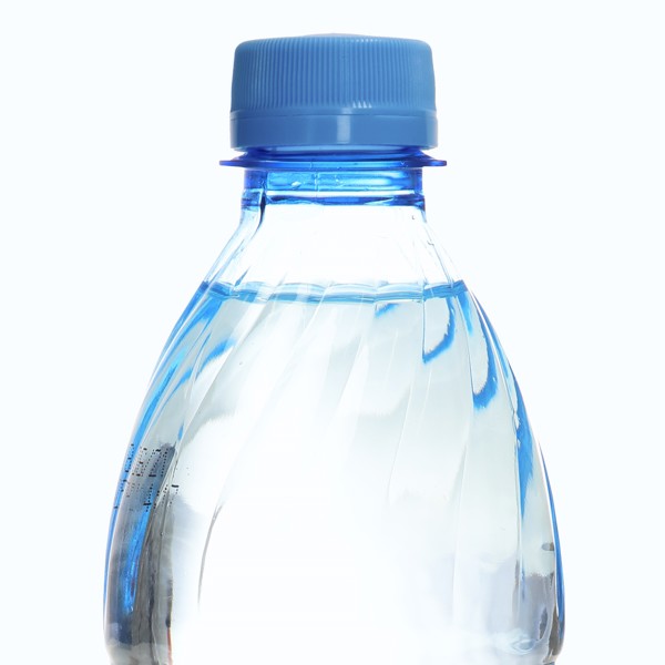 Hiilihapotettu vesi omalla etiketillä (500 ml)