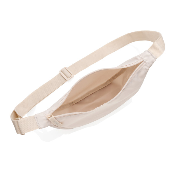 Sac banane en bandoulière en rPET AWARE™ Crescent - Beige