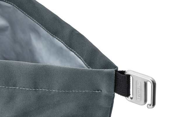 Black+Blum 6.7L insulated Lunch/Cooler Bag - Grey