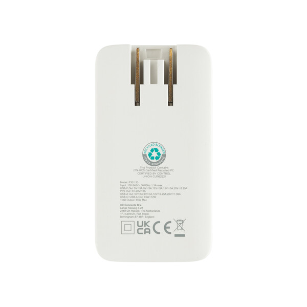 Fluxo RCS 65W flat GAN charger with universal connectors