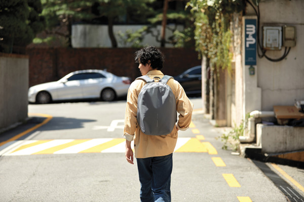 Nahrbtnik Xd Design Bobby Soft, 15,6 inch, rPET - Siva / modra