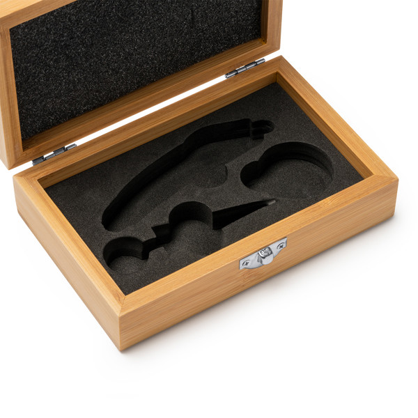 Personalised wine set in stainless steel and bamboo with corkscrew, stopper and drip ring