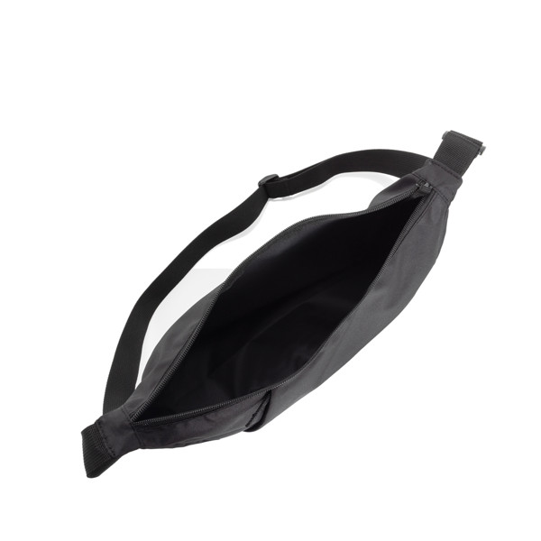 Crossbody Crescent XL z RPET AWARE™  ve tvaru půlměsíce - Černá