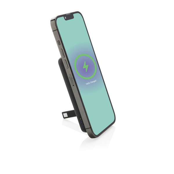 Magnetická powerbanka Zen 5000mAh 5W z RCS plastu a bambusu - Čierna