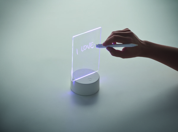 Light-up LED memo board Ledmemo
