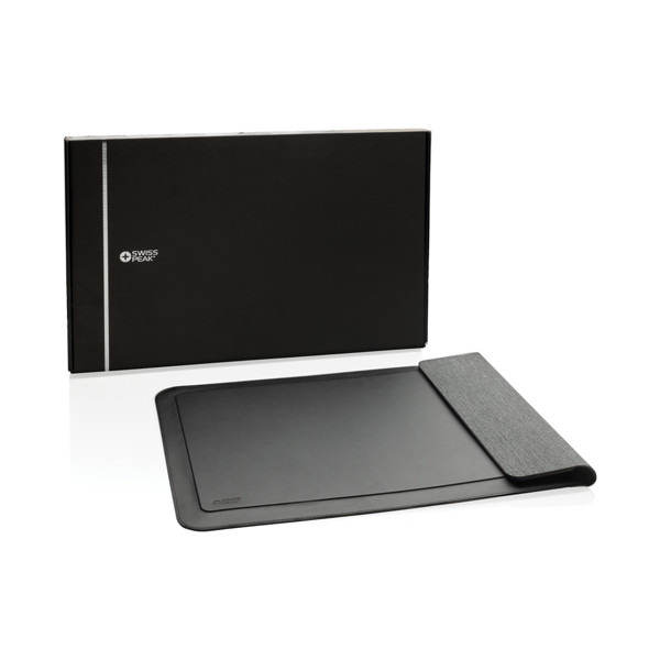 Swiss Peak 15W magnetic charging laptop sleeve 14-15,6"