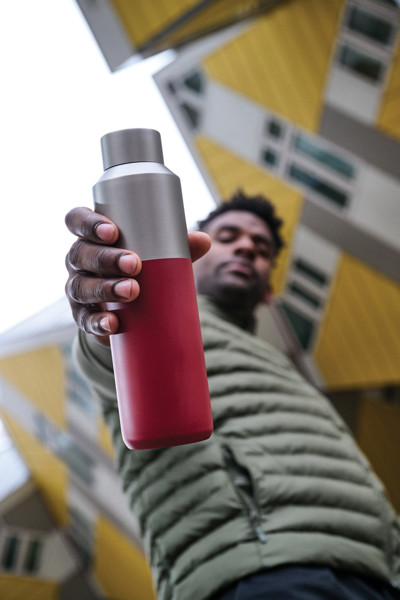 Fľaša na vodu Fluid 600ml z RCS recyklovanej ocele - Červená