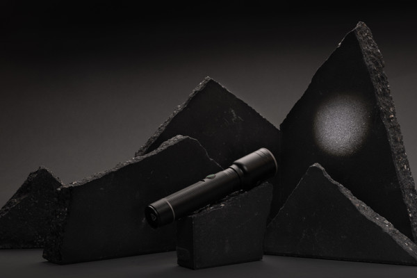 Svetilka GearX 1500 lumnov, 4000 mAh