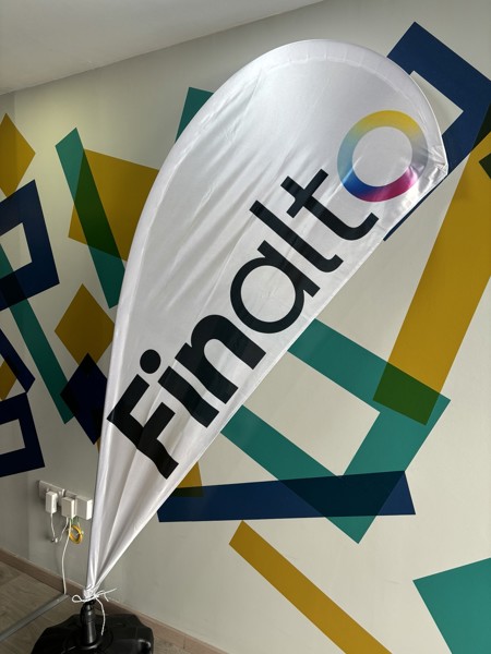 Beach Flag - 110 x 270cm (Total Heigh: 4m)