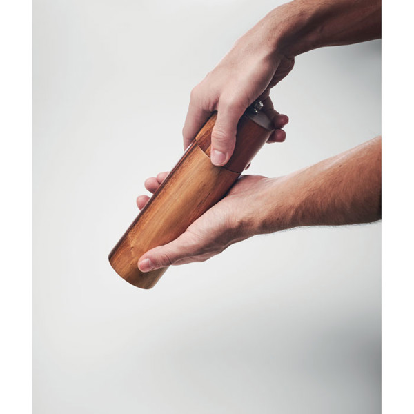 MB - Pepper grinder in acacia wood Tucco