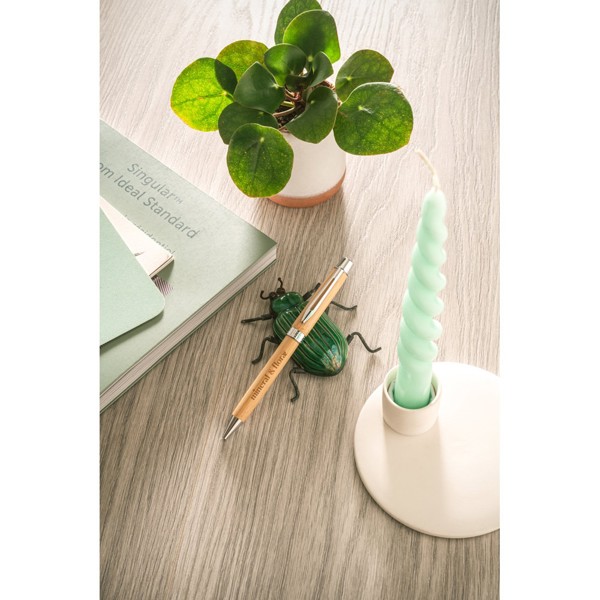 BAHIA II. Bambusové kuličkové pero s klipem a otočným mechanismem