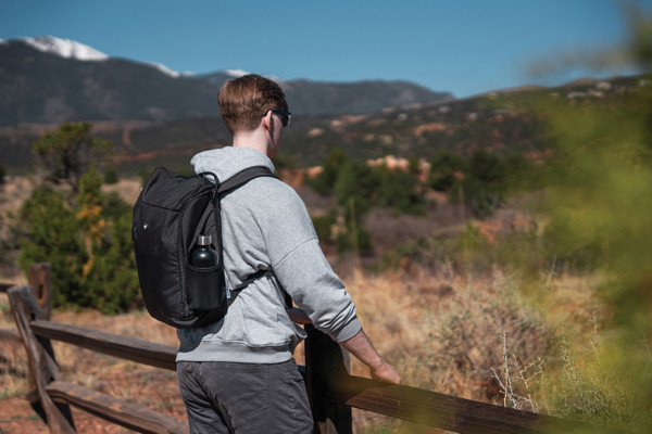 Swiss Peak AWARE™ easy access 15.6'' laptop backpack