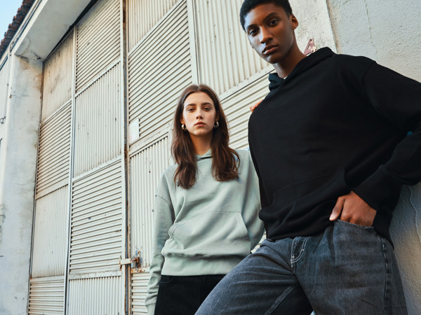 Mikina s kapucí Iqoniq Yoho relaxed fit z recykl. bavlny - Iceberg Green / XL