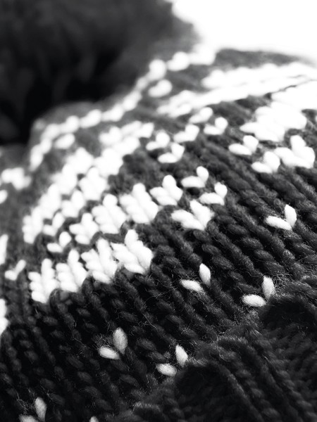 Fair Isle Snowstar Beanie - Black / White