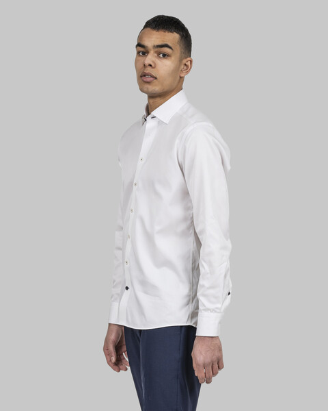 Red Bow 122 Regular Fit White S