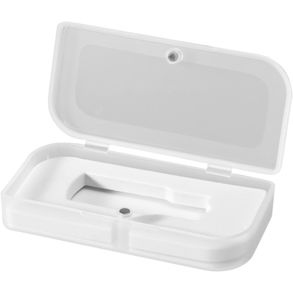 Box with magnetic closure