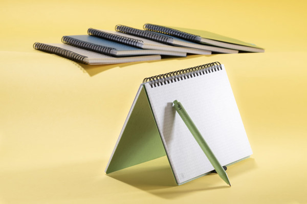 Notebook with pen TRESA A5 - green