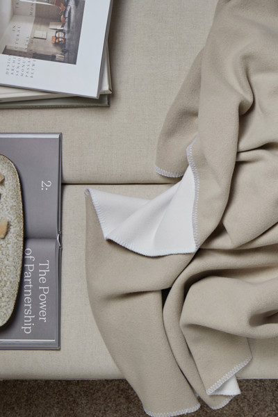 VINGA Couverture en rPET GRS Moulton - Beige / Feather Grey