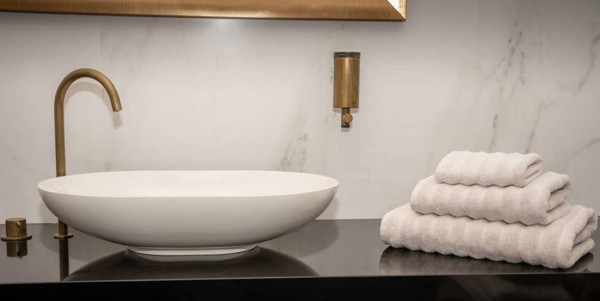 Olima Premium Towel - White / 70X140