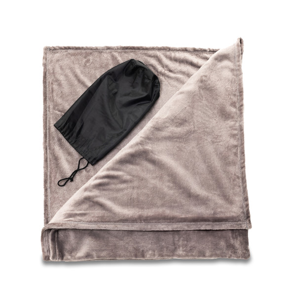 Eddie blanket in pouch