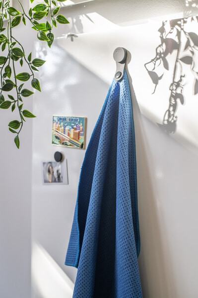 Towel with Magnetic Holder HOKI