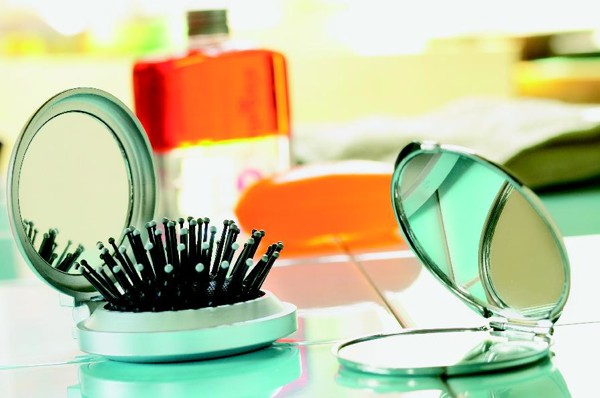 Foldable brush/mirror B Beauty