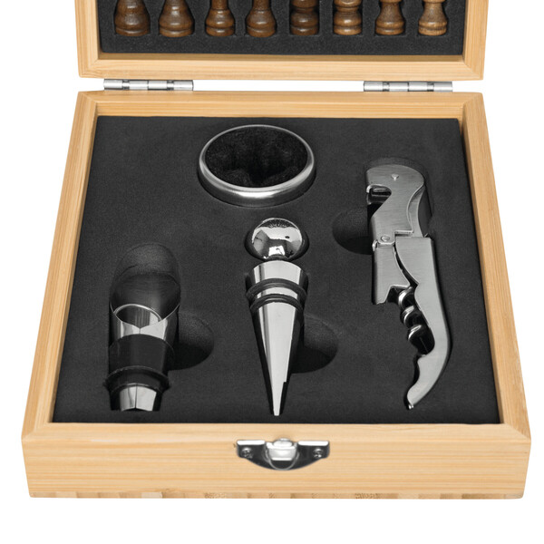 Wine set with chess game BAMBOO CHESS