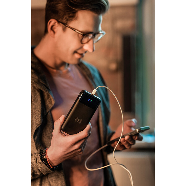 Supremi 20000 mAh power bank with wireless charger