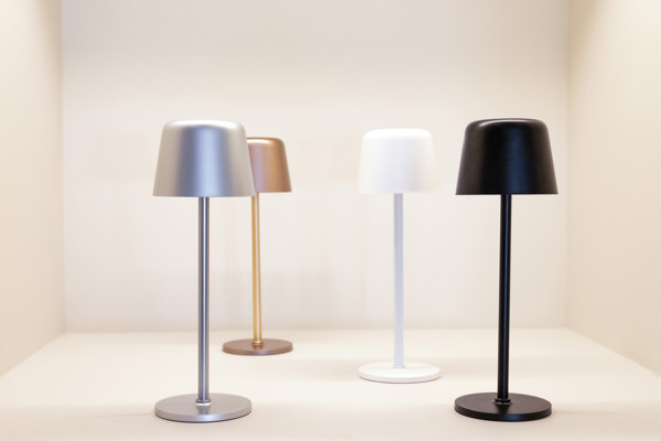 USB dobíjateľná stolná lampa Zenic z RCS recykl. plastu, biela -