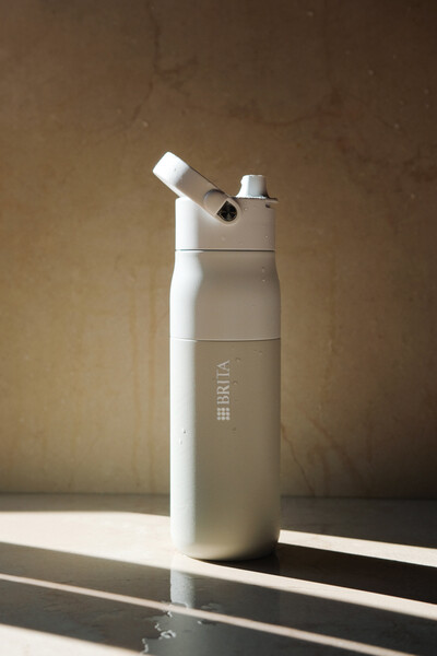 Láhev BRITA LARQ Essential 680 ml - Bílá
