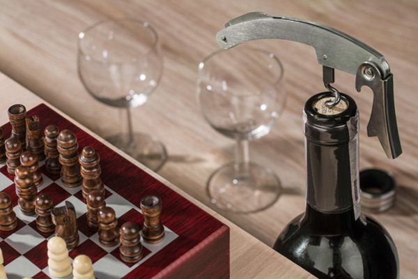 Wine set with chess TREBB