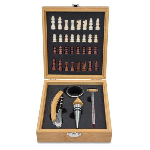 Abruzzo chess and wine set