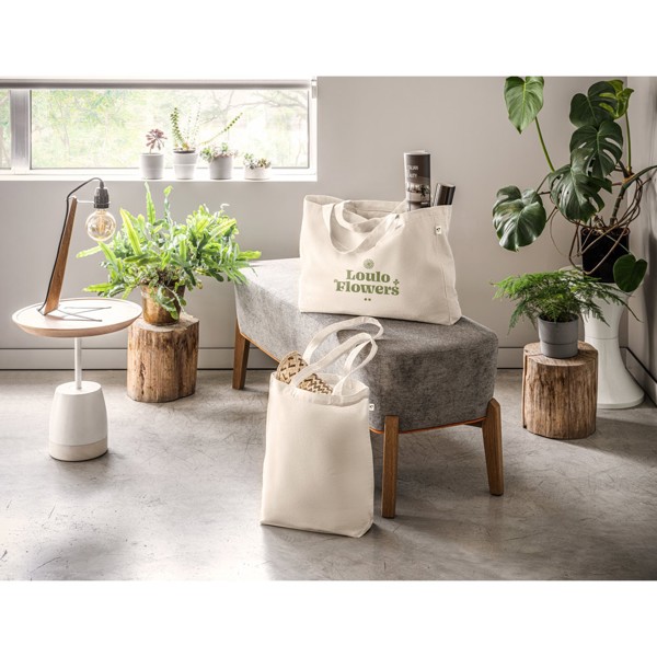 GIRONA. Taška z bavlny (50 %), recyklované bavlny (30 %) a polyesteru (20 % rPET) (220 g/m²)