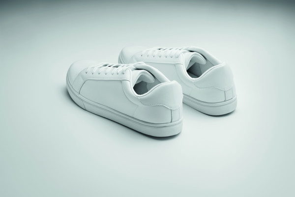 Baskets en PU taille 46 Blancos
