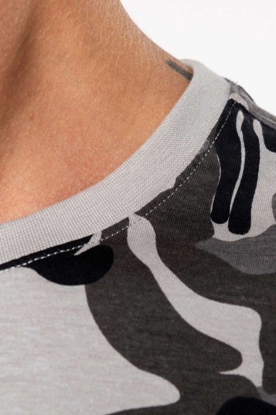 Men's Short-Sleeved Camo T-Shirt - S