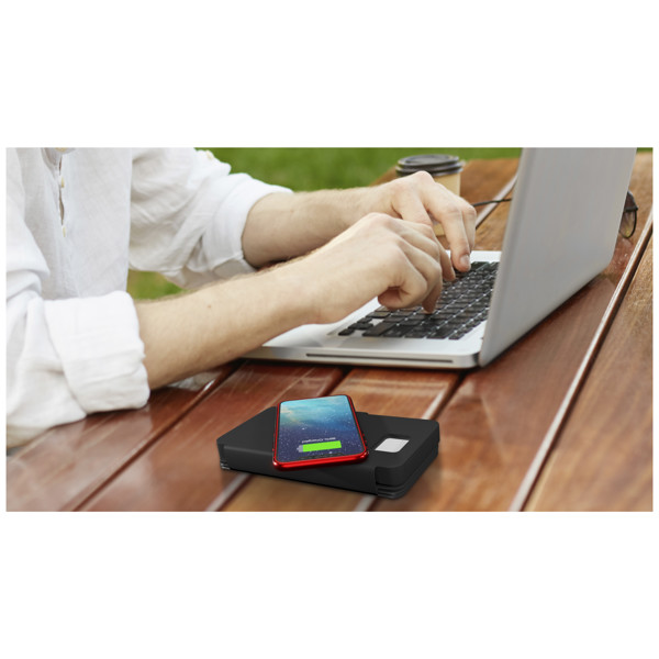 Power bank wireless a energia solare da 8000 mAh SCX.design P31