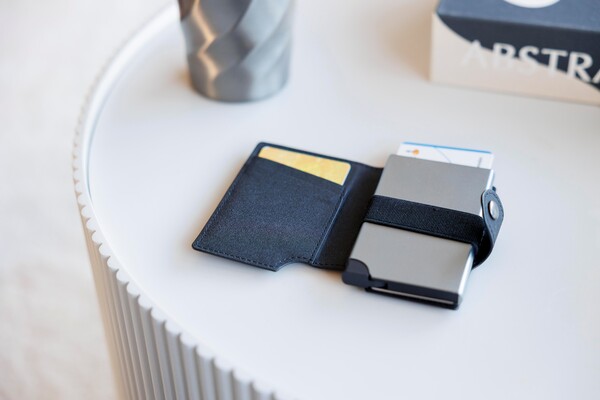 BrandCharger card holder Wally Porto | RFID protection - black