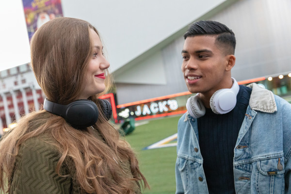 Urban Vitamin Belmont wireless headphone - Black