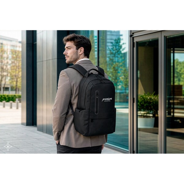BOSTON SOLID. Batoh na notebook (17") z nylonu 150D s 2 polstrovanými priehradkami
