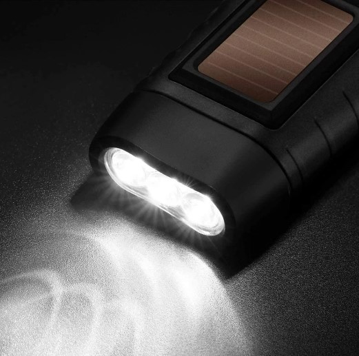 Rechargeable LED flashlight