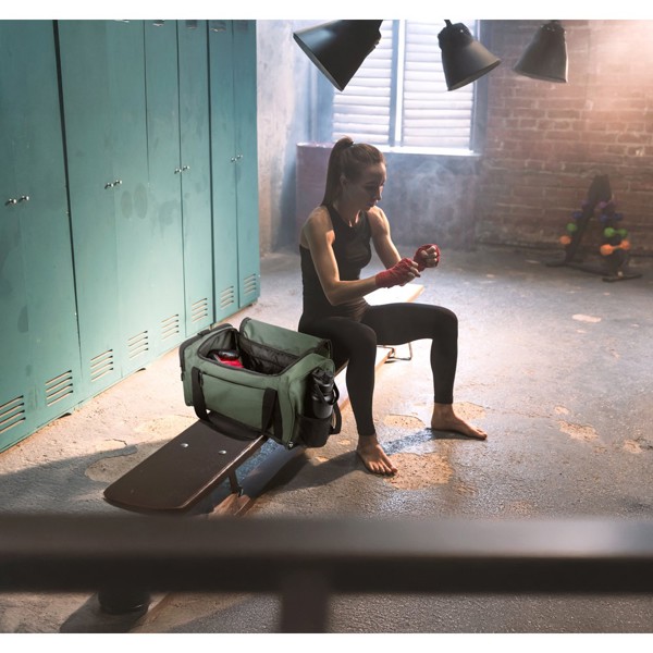 FARO. Športová taška z recyklovaného polyesteru s vysokou hustotou 600D - Čierna