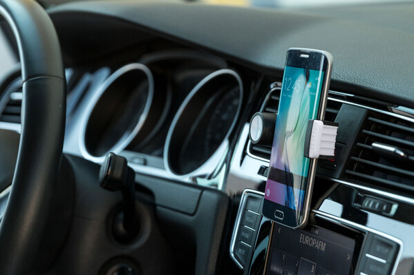 Stojánek na mobil do auta Dashim