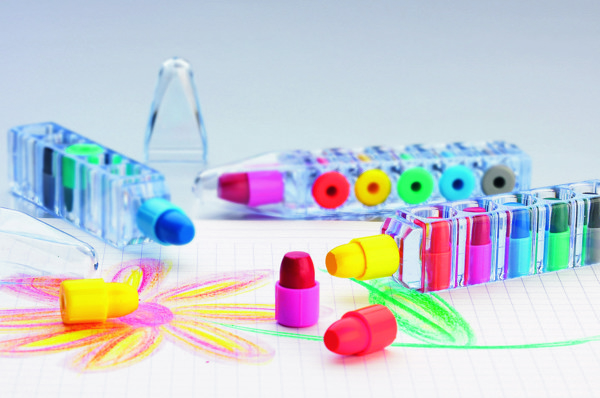 Set of 6 wax crayons Magic
