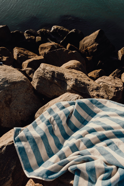 VINGA Lagoa GRS beach towel - Light Blue / White