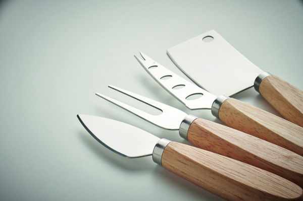Set of 4 cheese knives Camembert