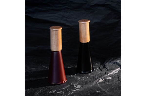 Sagaform Gurken Salt or Pepper Grinder Medium, 20,5cm - Dark Red