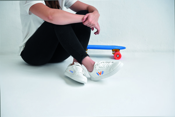 Baskets en PU taille 46 Blancos