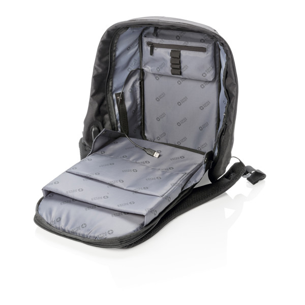 Swiss Peak AWARE™ anti-theft 15.6" laptop backpack