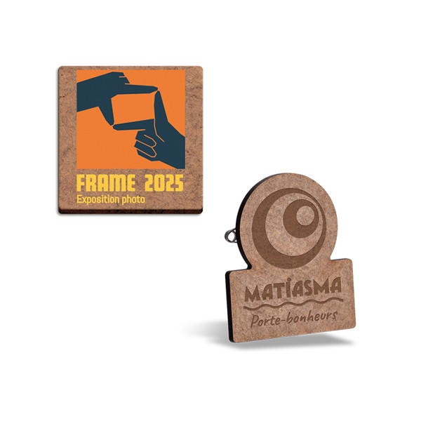 BADGE SUR-MESURE EN MDF EP 3 mm AVEC PINCE-EPINGLE MAXI 20 cm2